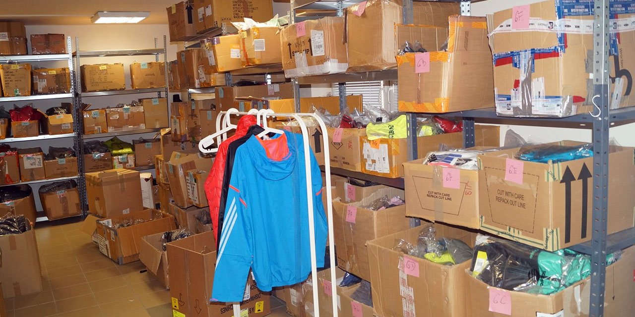 grossista e distributore di abbigliamento sportivo di marca, calzature Polonia